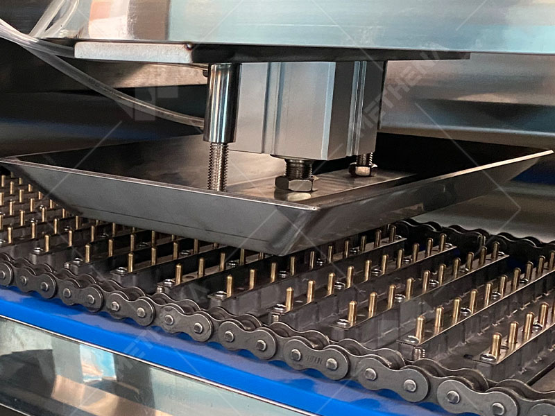 Pneumatic pressing demoulding.jpg