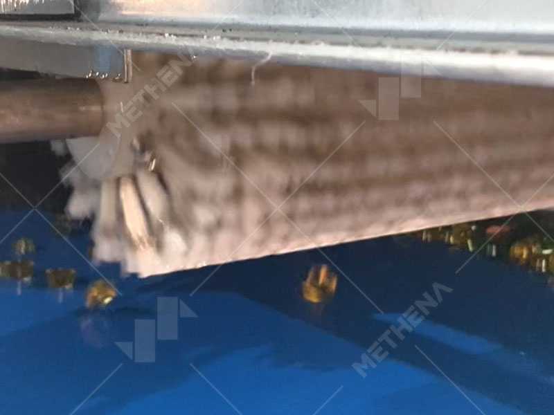 Hair roller demoulding.jpg