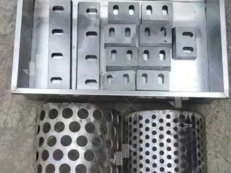 Bone Crusher Machine Live Shot3.jpg