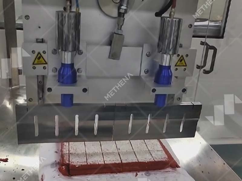 Ultrasonic Cake Cutting Machine For Square Cake.jpg